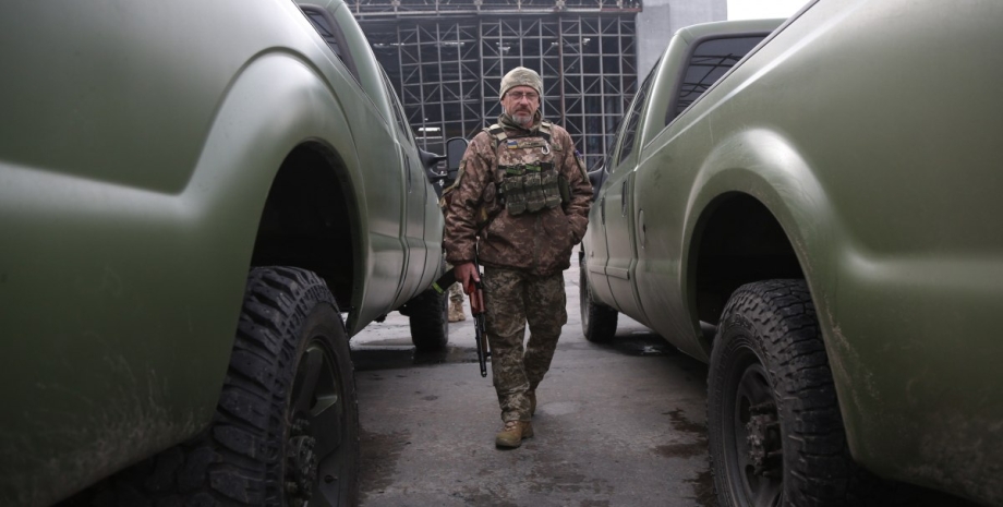 Мобілізація транспорту та житла: українцям заплатять за майно, вилучене для військових потреб