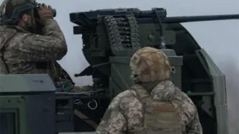Україна озброїла броньовики Humvee авіаційними гарматами Україна озброїла броньовики Humvee авіаційними гарматами