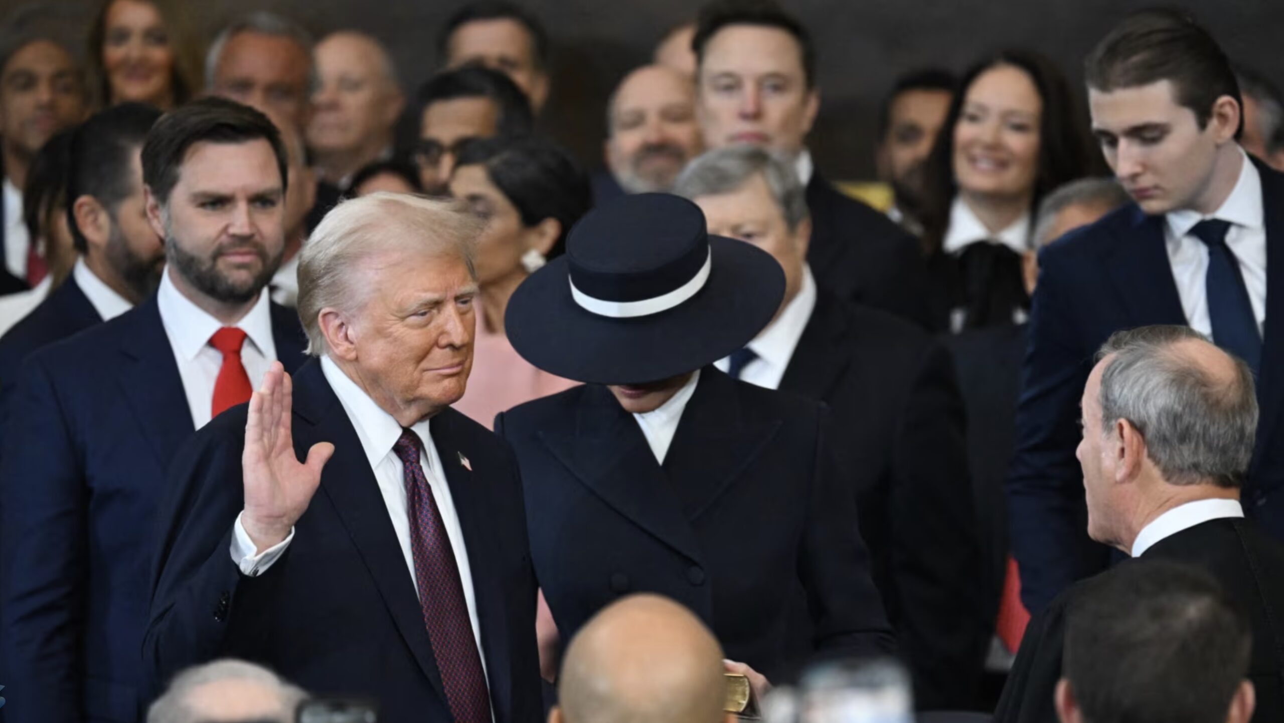 Официально стал 47-м президентом США. Дональд Трамп на инаугурации пообещал «золотой век» Америке и закончить войны