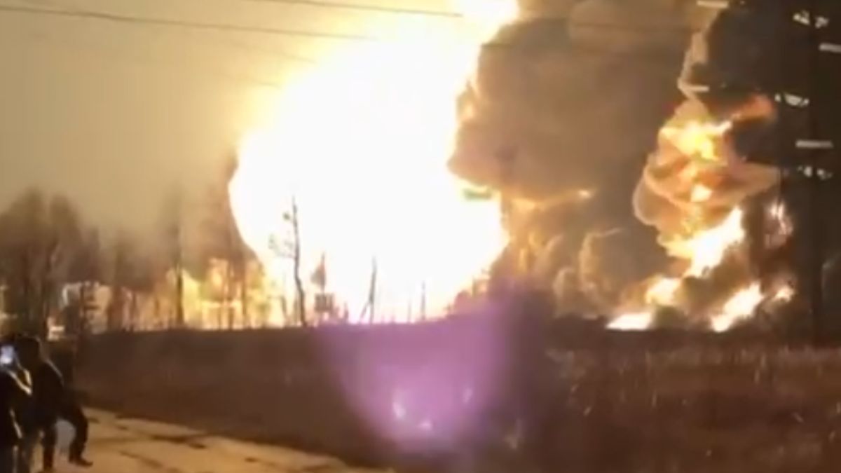 Росія підгоряє. Україна «запалила» Рязанський НПЗ — один з найбільших у рф Росія підгоряє. Україна «запалила» Рязанський НПЗ — один з найбільших у рф