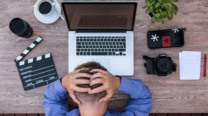 Искусственный интеллект перекраивает рынок труда: какие специальности исчезнут навсегда