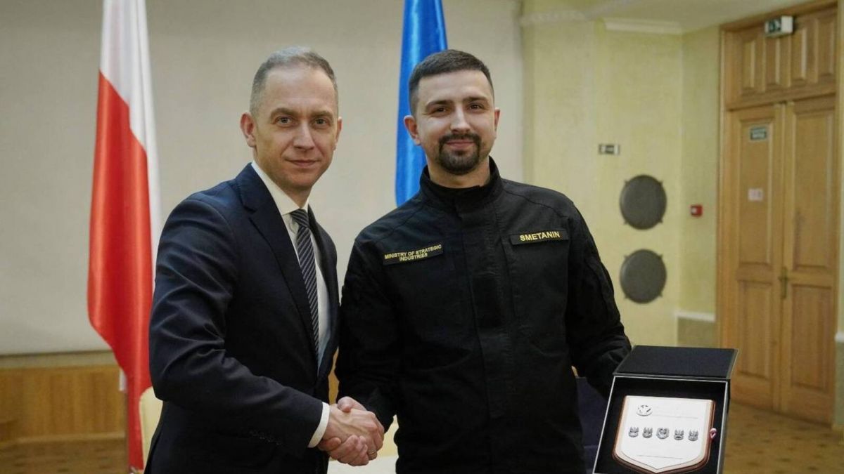 Украина договорились о производстве вооружения с соседней страной Украина договорились о производстве вооружения с соседней страной