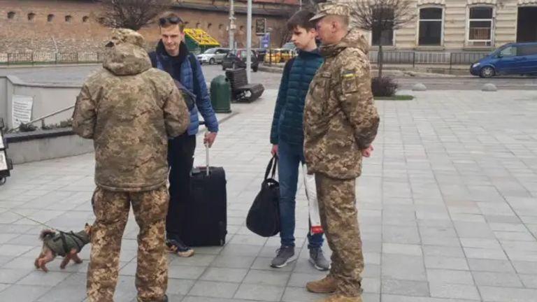 Сухопутні війська створять для ТЦК правила поводження з цивільними