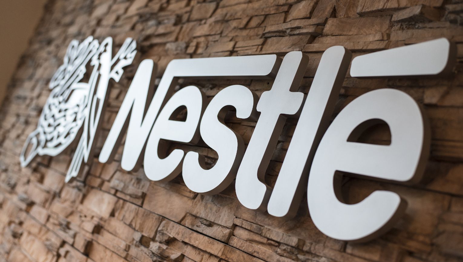 Nestlé планирует инвестировать 9,5 млрд грн в 2025 году в модернизацию предприятий и маркетинг в Украине