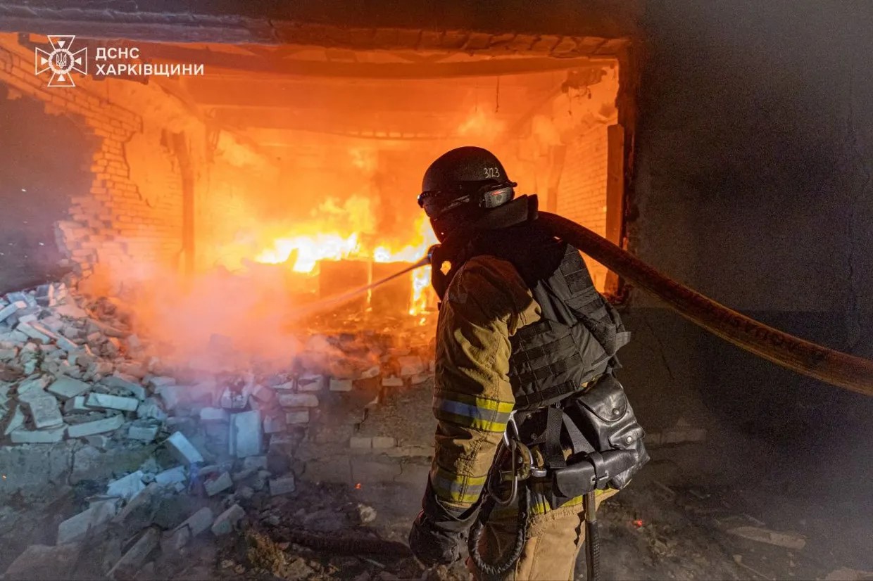 Росія атакувала Україну 74 дронами. В регіонах виникли пожежі, є постраждалі (ФОТО)