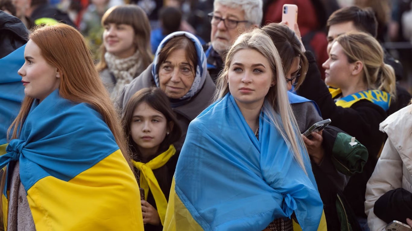 Довіра українців до інституцій: що показують соціологічні дані Довіра українців до інституцій: що показують соціологічні дані
