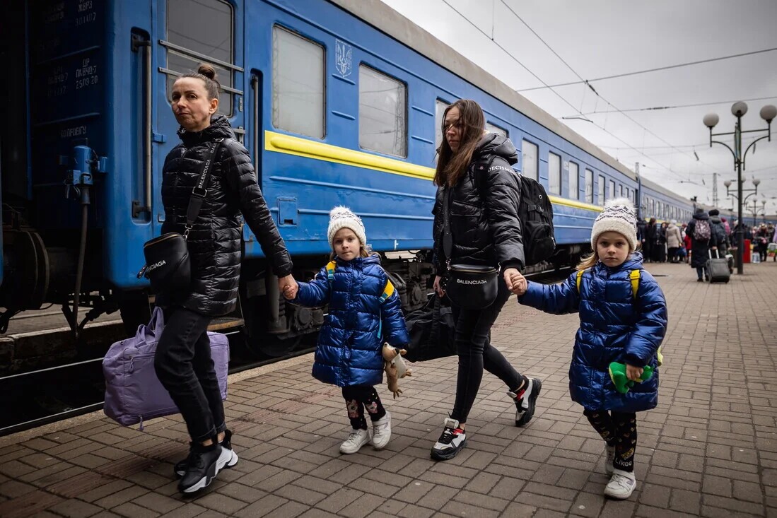 У Донецькій області знову розширили зону примусової евакуації дітей