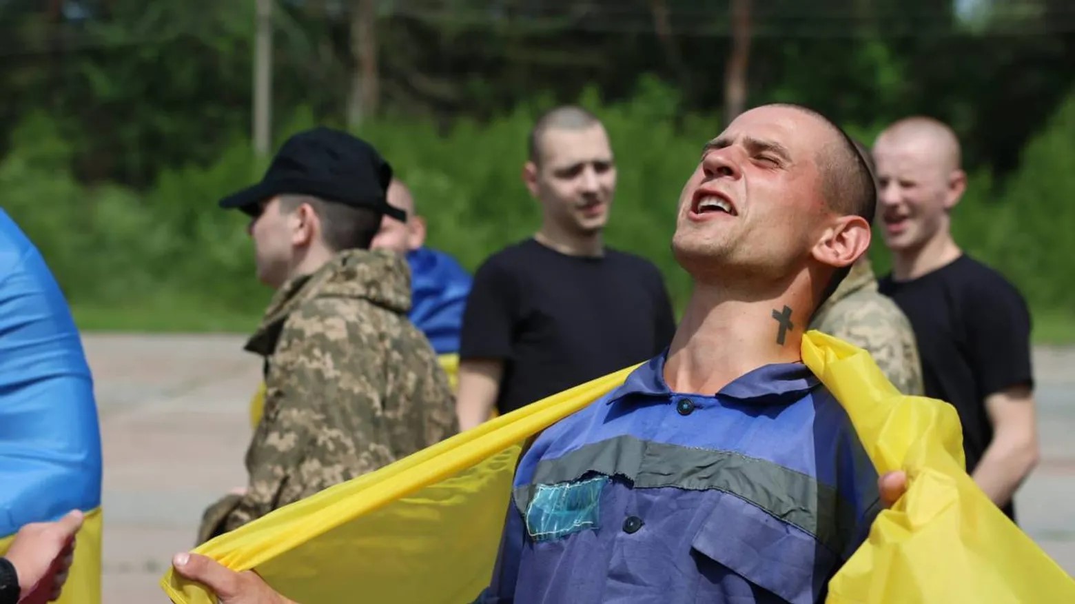 Відбувся перший етап обміну полоненими до 25 років та важкопоранені (ФОТО) Відбувся перший етап обміну полоненими до 25 років та важкопоранені (ФОТО)