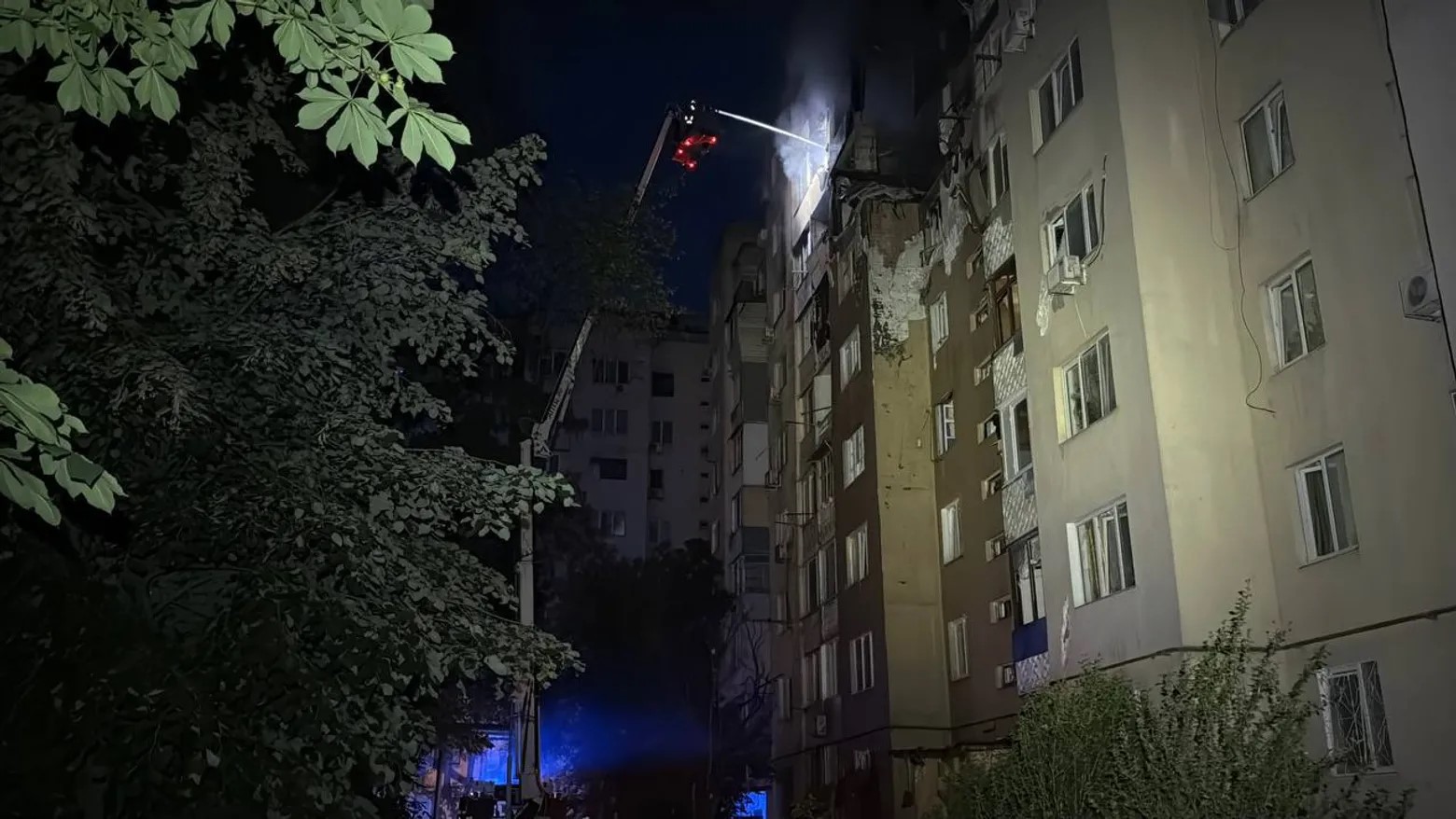 В Одесі через атаку РФ пошкоджено багатоповерхівку, горіли квартири – (ФОТО,ВІДЕО) В Одесі через атаку РФ пошкоджено багатоповерхівку, горіли квартири – (ФОТО,ВІДЕО)