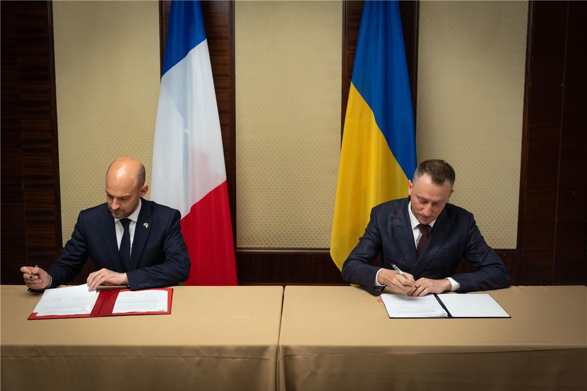 Украина и Франция создали фонд на €200 млн в поддержку критически важных проектов
