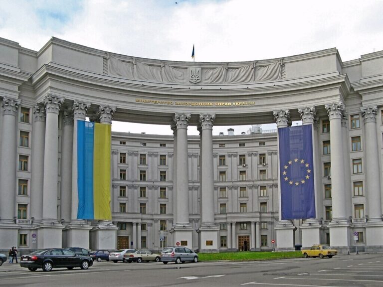 Украина прекращает участие в Договоре об обычных вооруженных силах в Европе