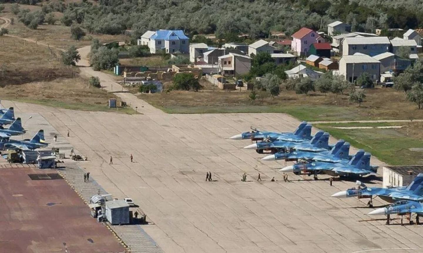 Беспилотники СБУ поразили 5 российских истребителей на аэродроме Саки — убытки от 35 до 50$ млн