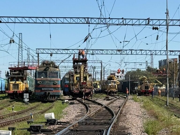 Країна-агресор РФ прицільно атакує українську залізничну інфраструктуру – Кулеба