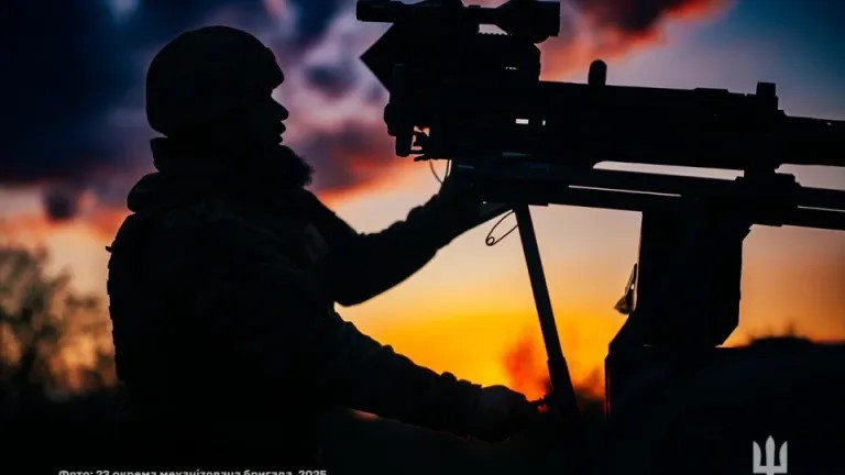 Вночі РФ атакувала Україну 151 ударним дроном та  трьома балістичними ракетами в основному по енергетиці України – Повітряні сили