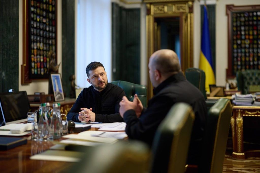 Зеленський провів нараду із секретарем РНБО Умєровим та анонсував нові оборонні домовленості: ставка на авіацію та ППО