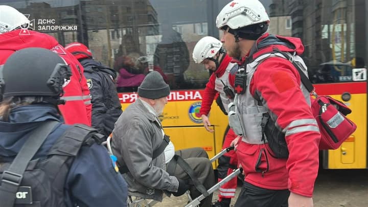 Кількість постраждалих від авіаудару рф у Запоріжжі зросла до 30 осіб