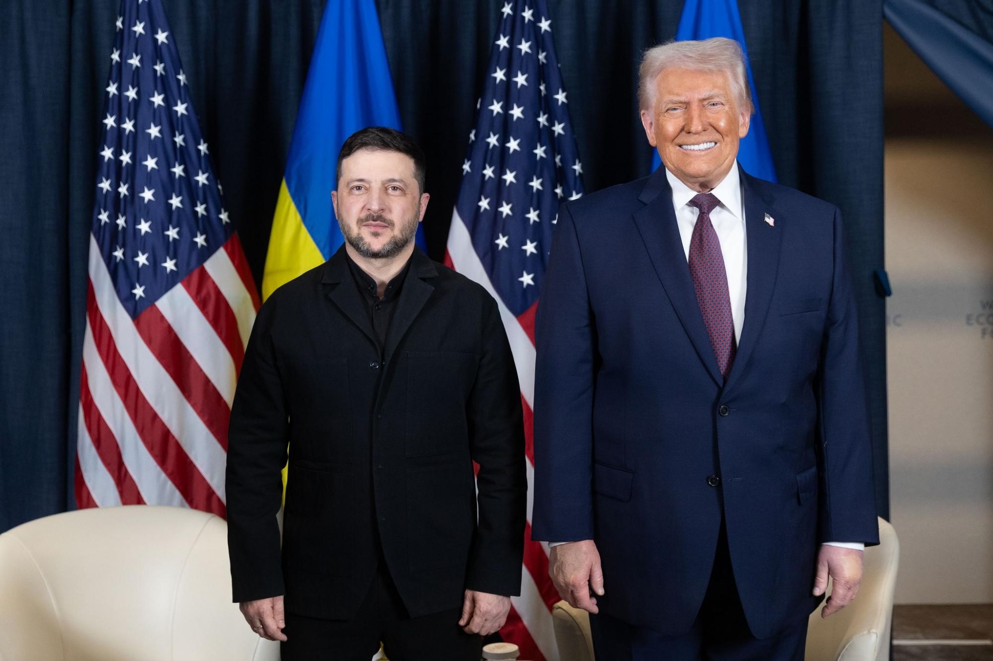 Зеленський повідомив, про що говорив із Трампом у Давосі