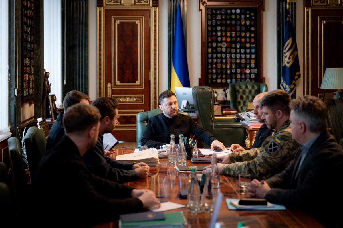 Володимир Зеленський заслухав доповідь команди про зустрічі з РФ і США: потрібні гарантії безпеки