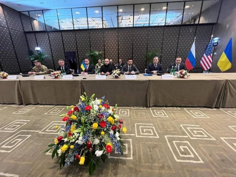 Розпочалися тристоронні перемовини у Женеві — обговорюють безпеку та гуманітарні питання (ФОТО)