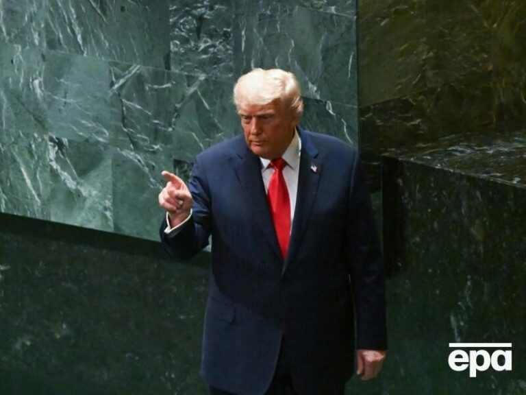 Трамп продовжив санкції проти Росії