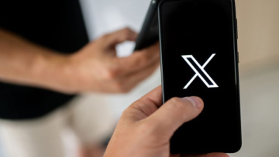 Ілон Маск розпочав тестування X Chat — нового конкурента WhatsApp і Telegram Ілон Маск розпочав тестування X Chat — нового конкурента WhatsApp і Telegram