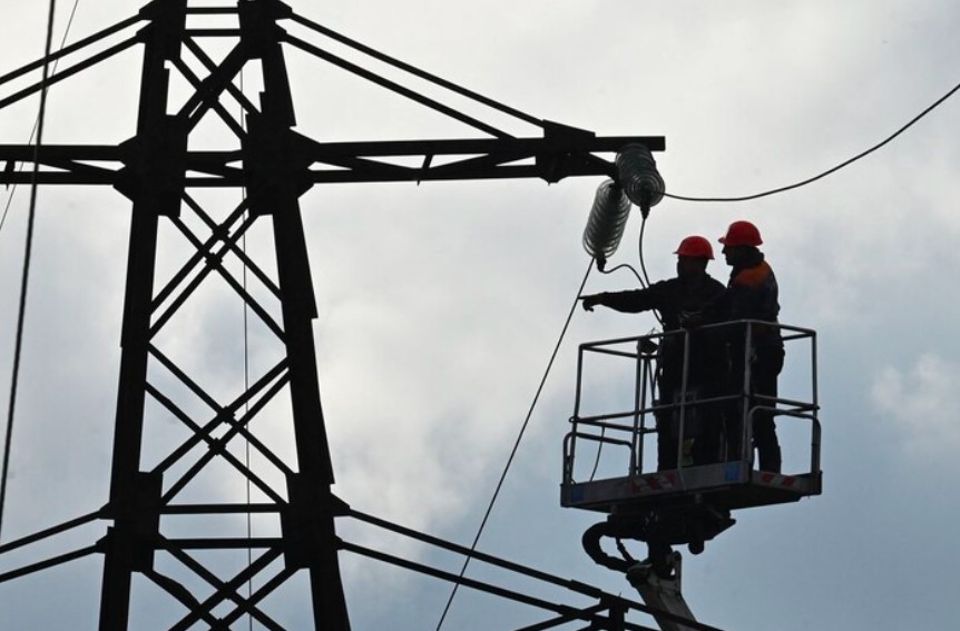 After a massive attack of the Russian Federation, consumers in 12 regions and Kyiv were left without light, – Ukrenergo