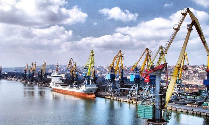 Несмотря на обстрелы, порты Украины увеличили перевалку грузов более чем на 35 процентов