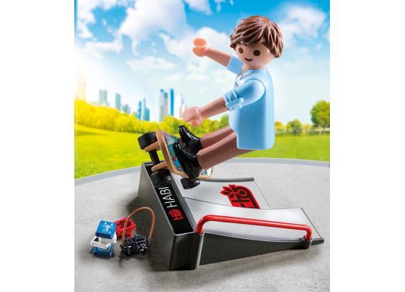 9094 Skater met skateramp