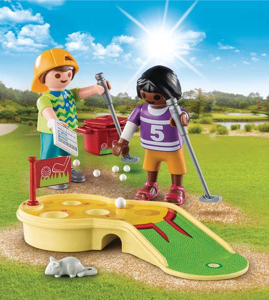 9439 Kinderen met minigolf