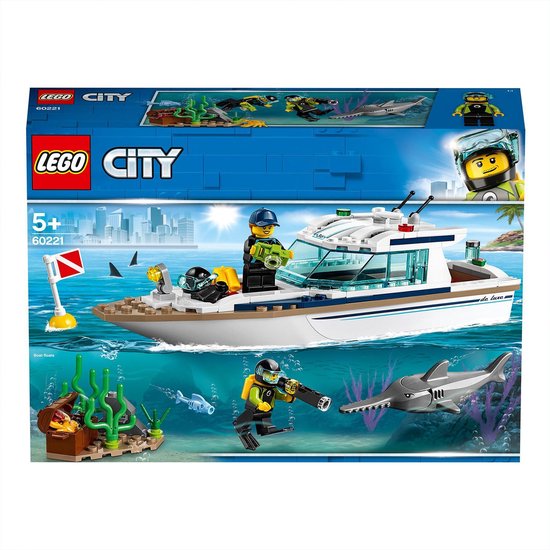 Diving Yacht