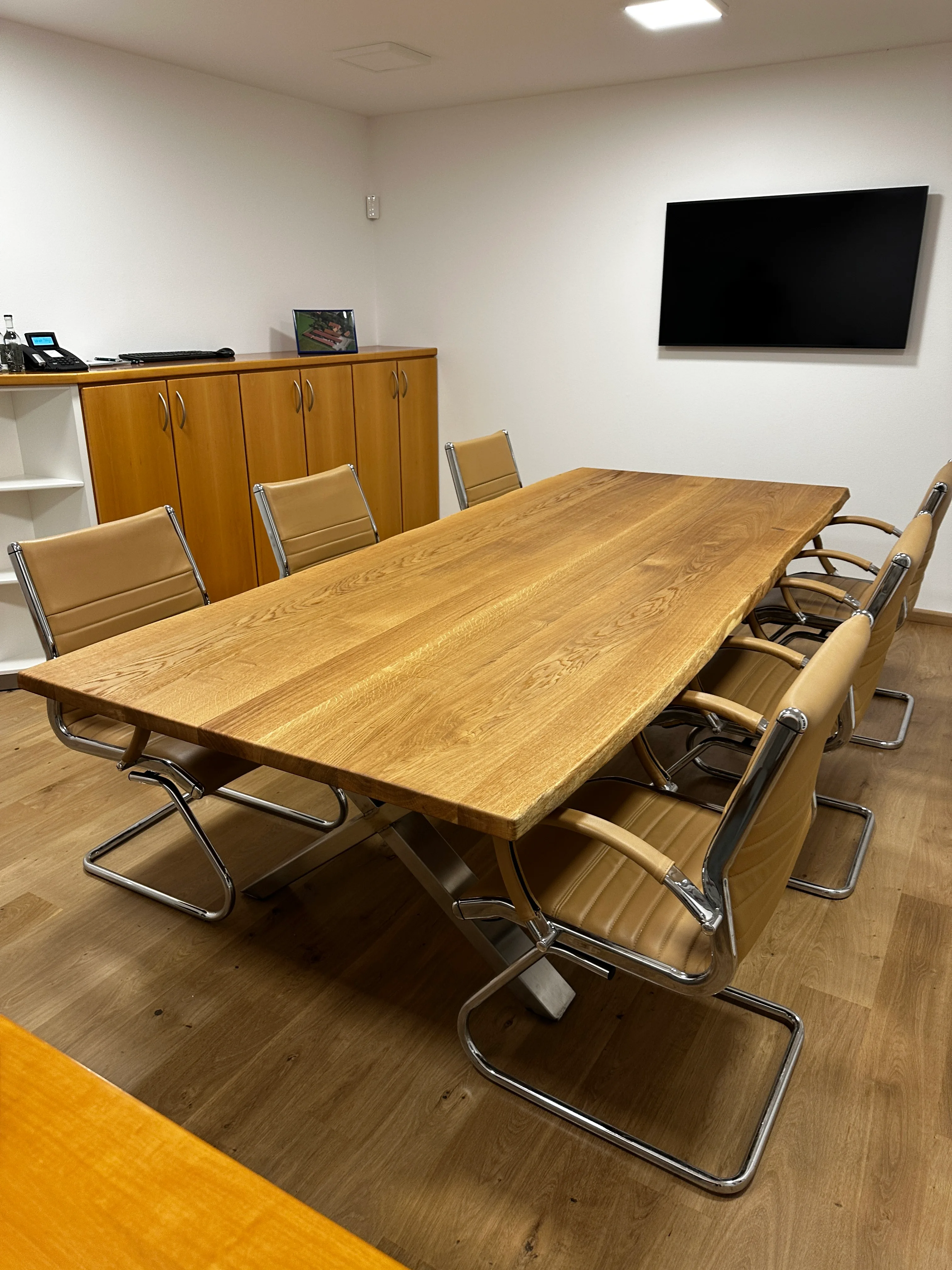 Handgefertigter Tisch 2