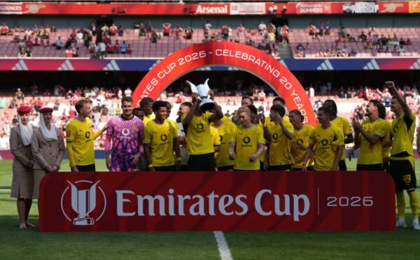 Dortmundes “Borussia” pārsteidz Londonā un izcīna “Emirates Cup” trofeju