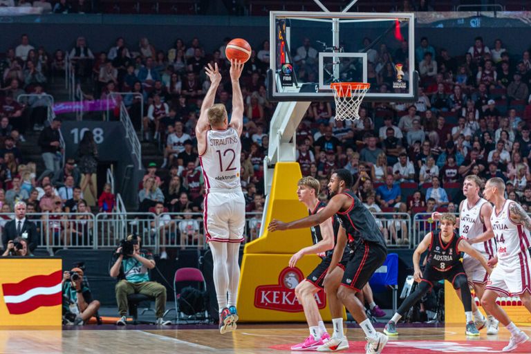 Latvija neaptur NBA puisi un zaudē Ukrainai