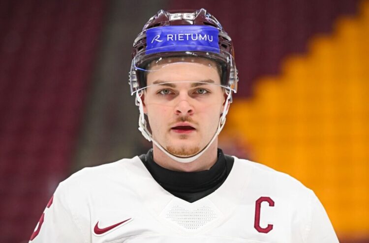 Latvijas U-20 izlases kapteinis pārceļas uz bijušo NHL hokejistu vadīto ECHL vienību