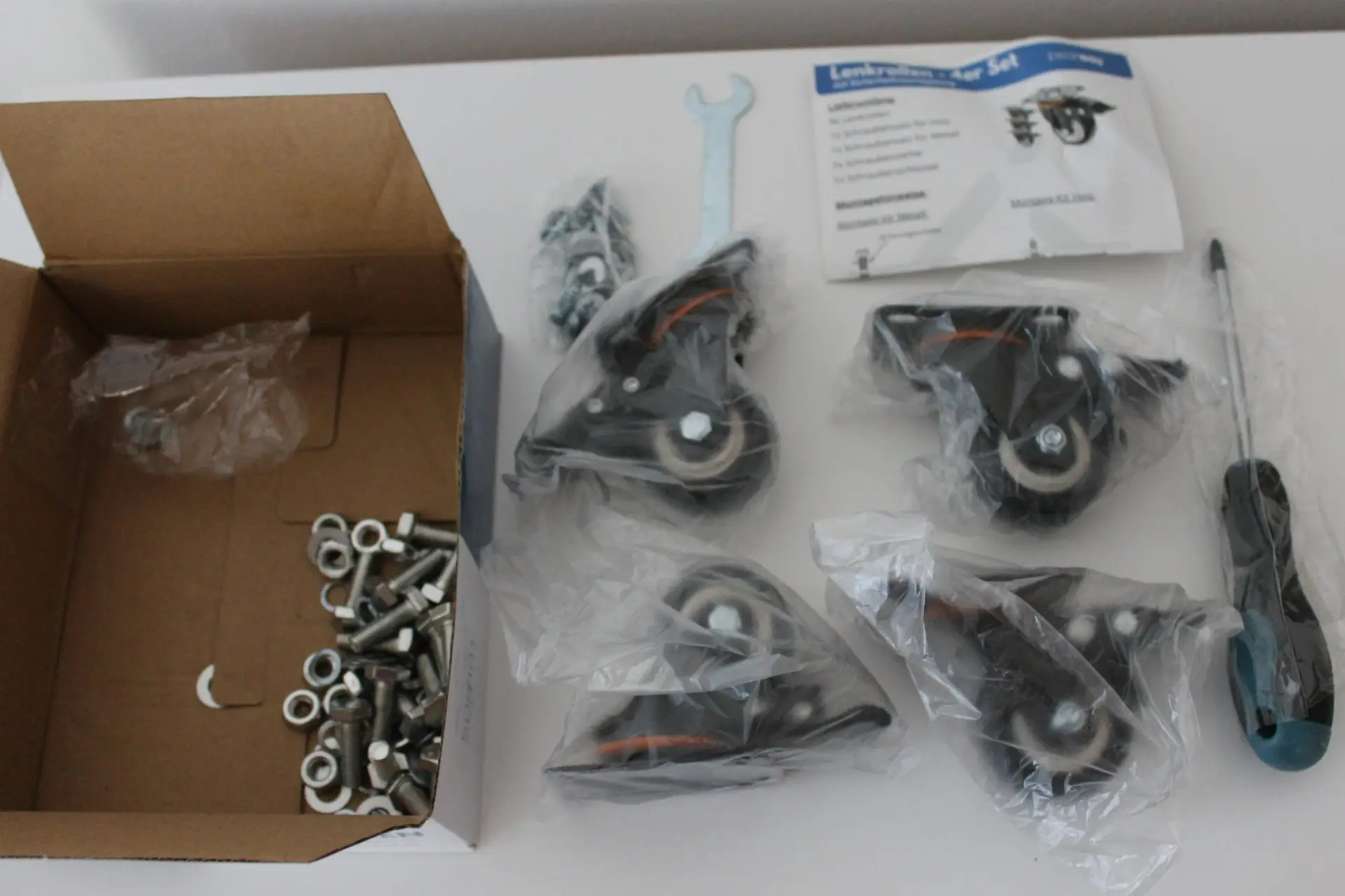 Verpackungsinhalt der Lenkrollen