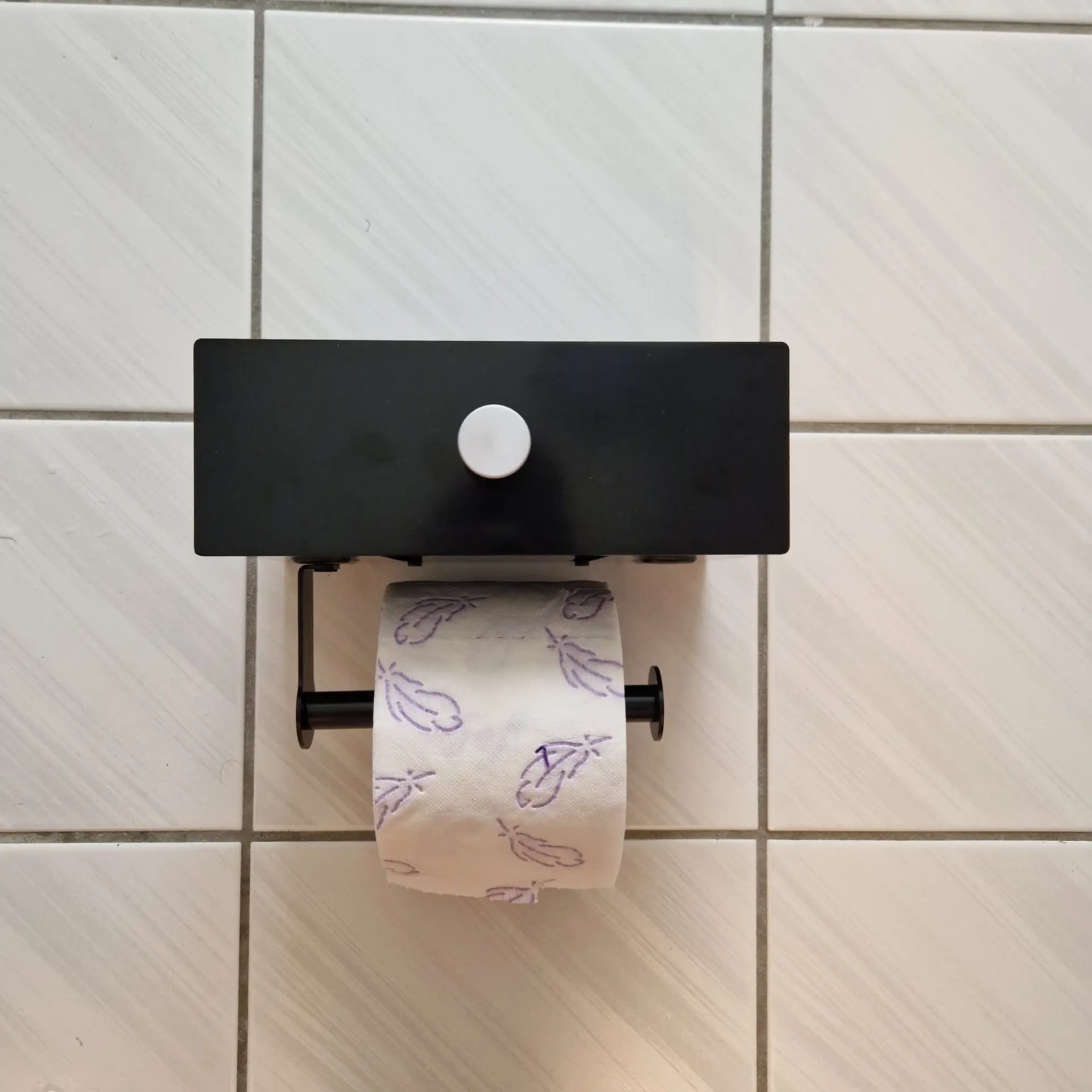Toilet roll holder with wet wipe box in the test 2023 Toilet roll holder with wet wipe box in the test 2023