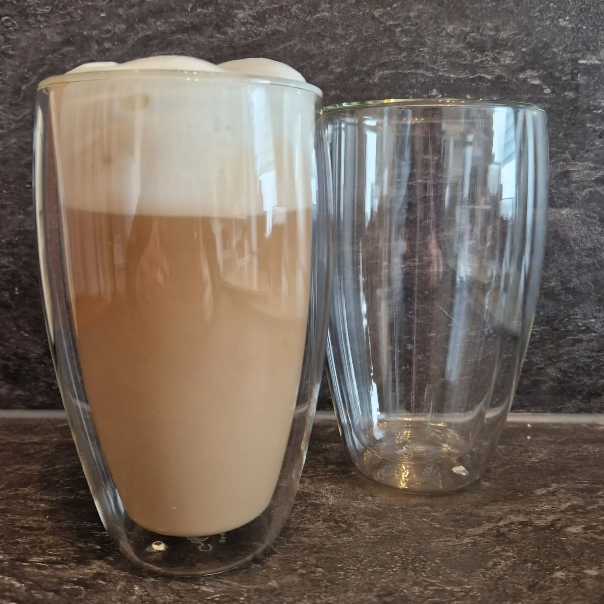 Latte Macchiato im Thermoglas