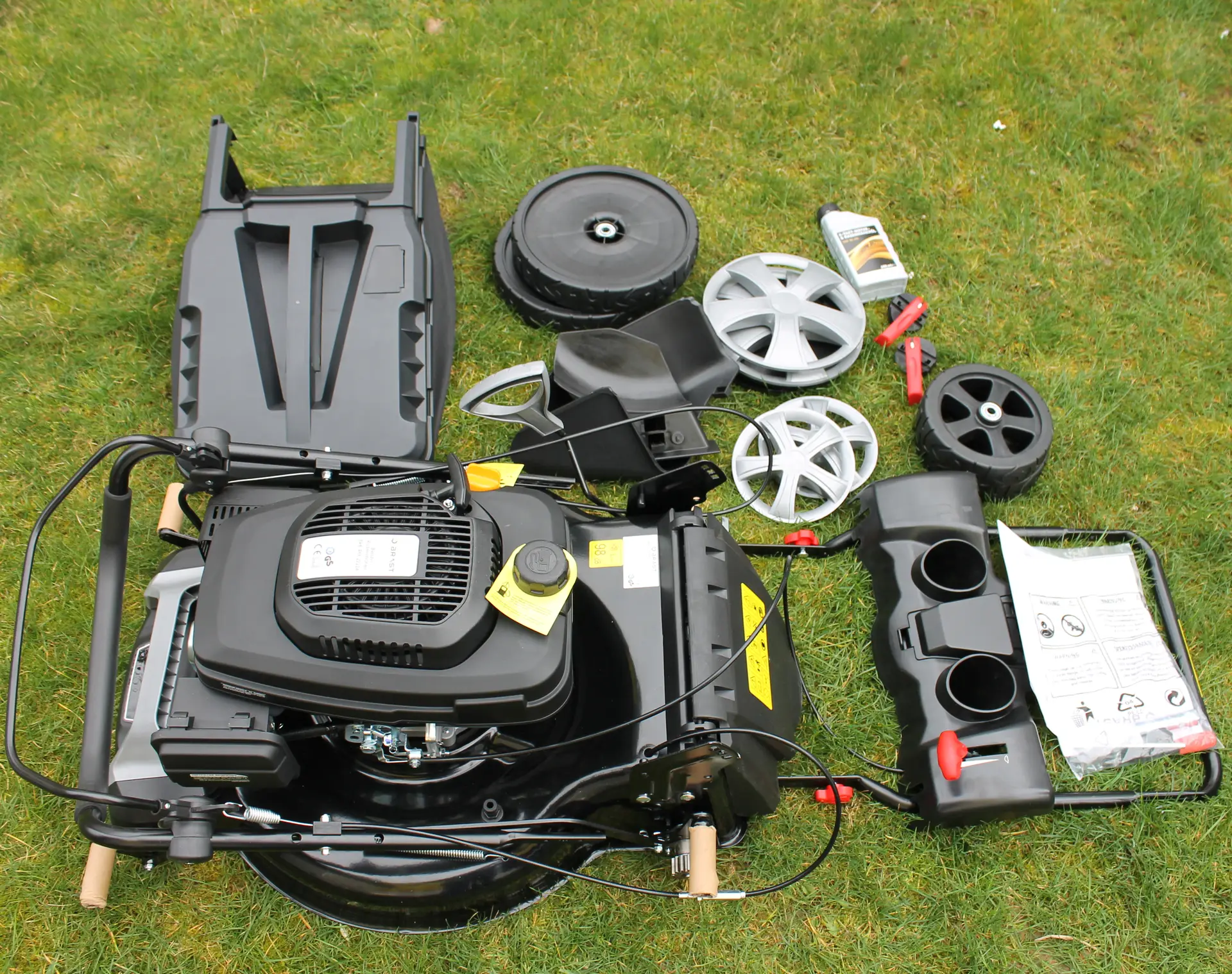 Verpackungsinhalt des Rasenmähers