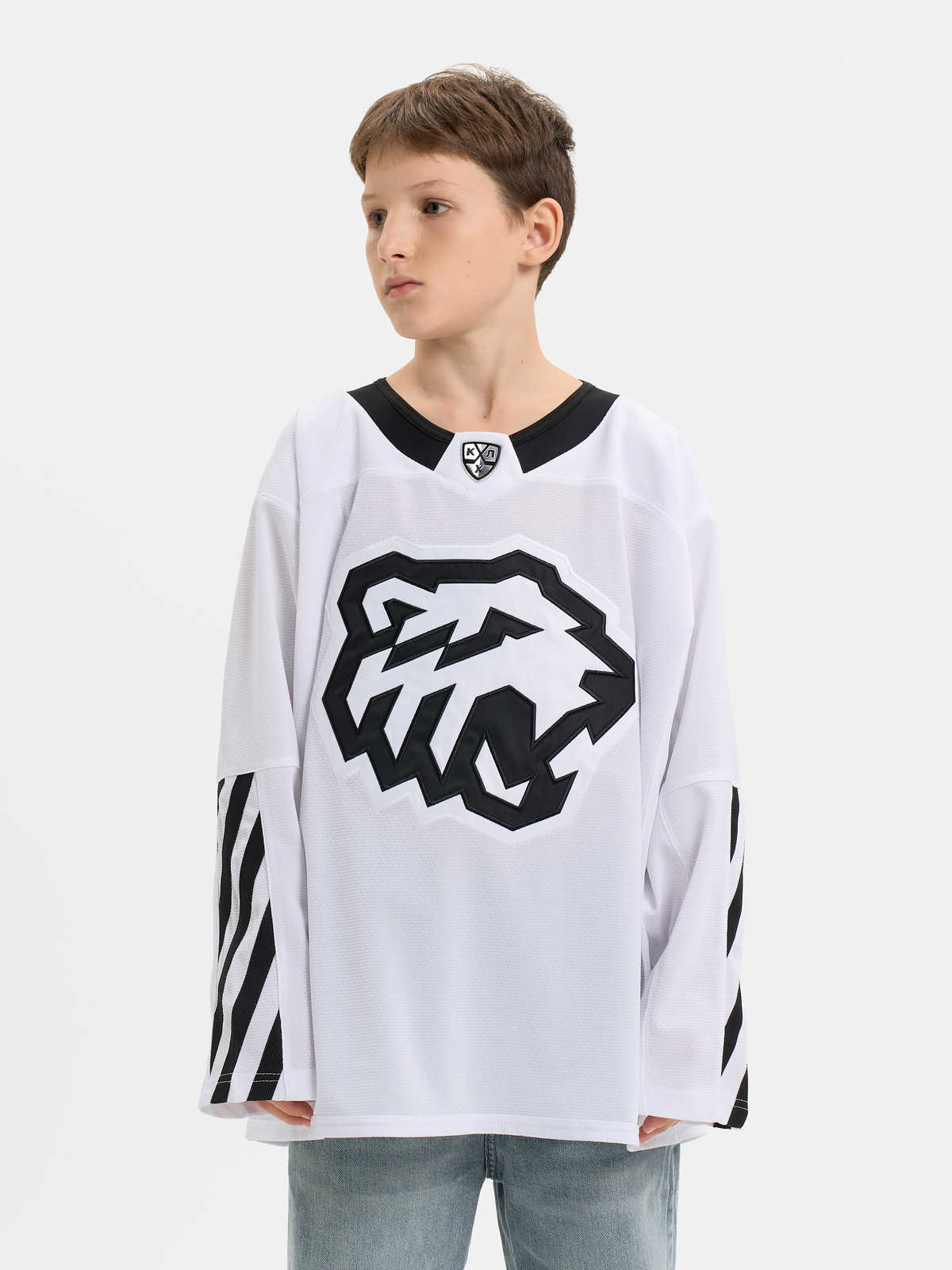 Трактор в центре внимания: от хоккейного льда до полей России