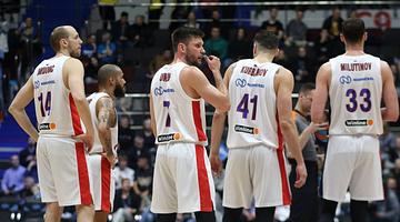 CSKA Москва одерживает победы в хоккее и баскетболе, а футбольный клуб в центре конфликта