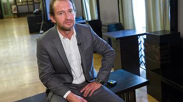 Константин Хабенский: от сценических ролей к космическим проектам – где деньги и искусство встречаются