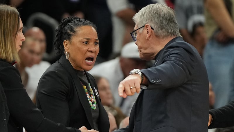 Geno Auriemma’s Apology: A Mirror of Power, Pressure, and Money in Women’s College Basketball
