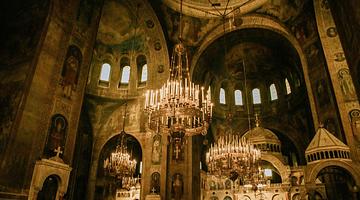 Страстная неделя 2026: традиции, современность и экономический резонанс в России