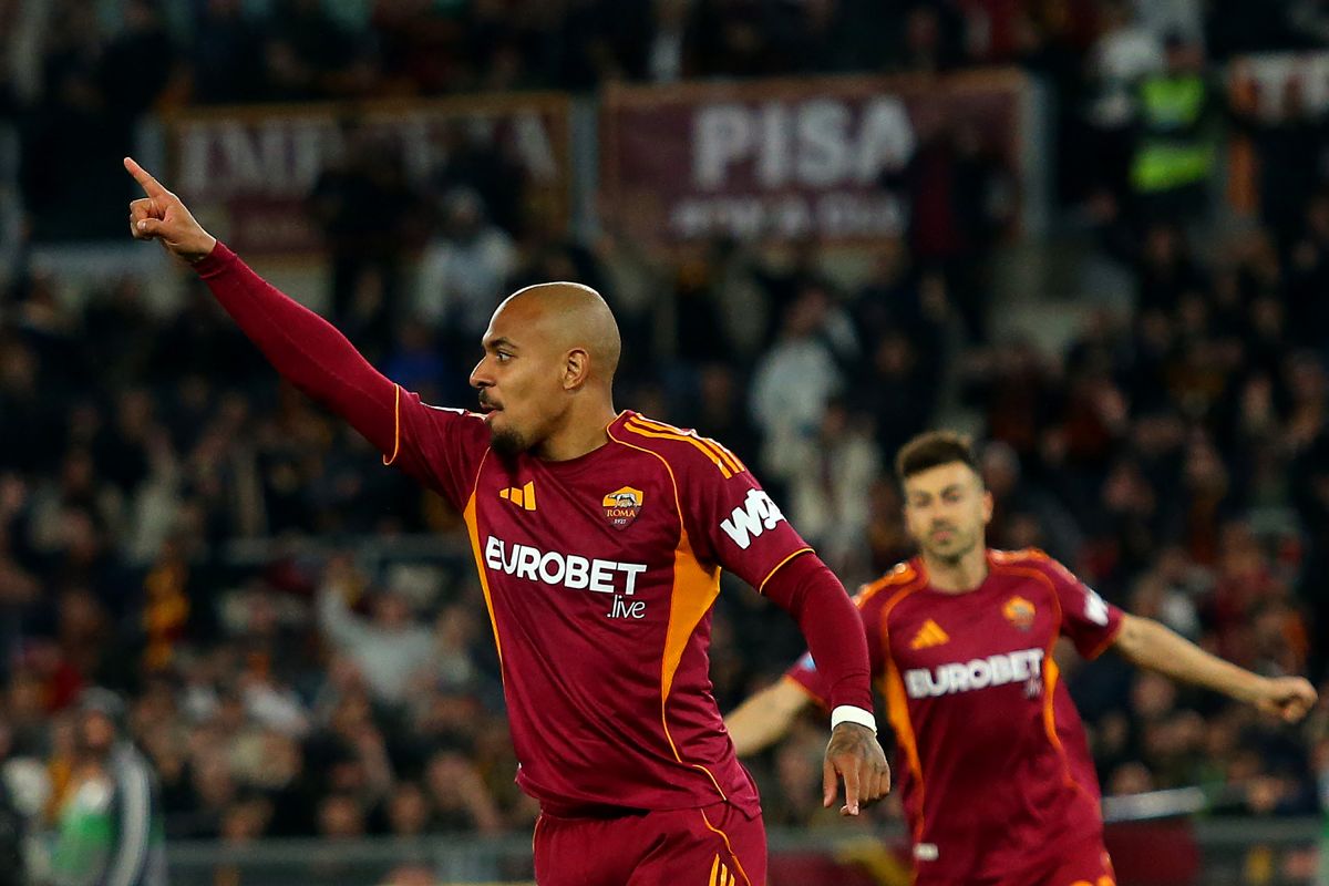 Roma Stuns Pisa 3-0, Malen’s Hat‑Trick Revives Champions League Push