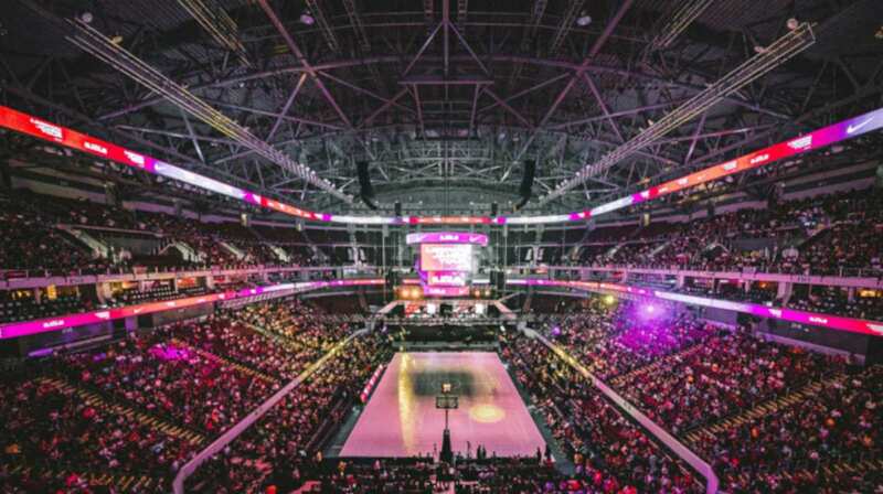 Today's TV Lineup Delivers a Packed Slate of Live Sports Across Networks