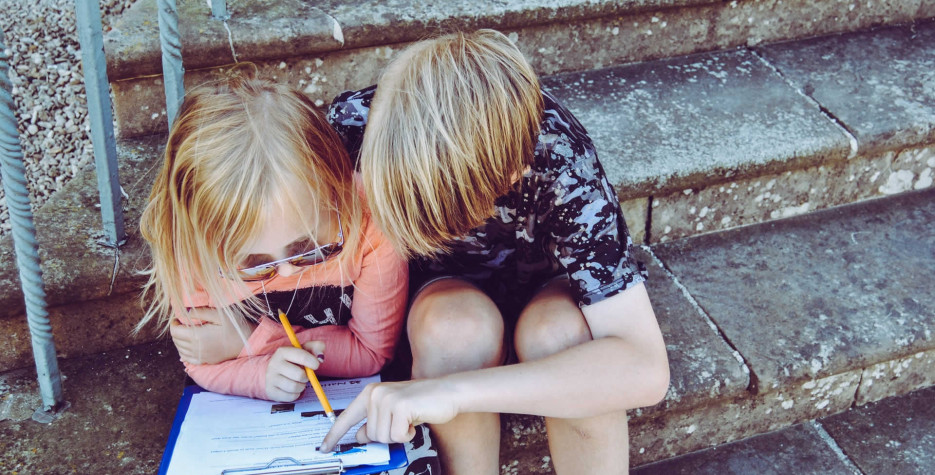 Why National Siblings Day Is Trending Across the United States on April 10, 2026