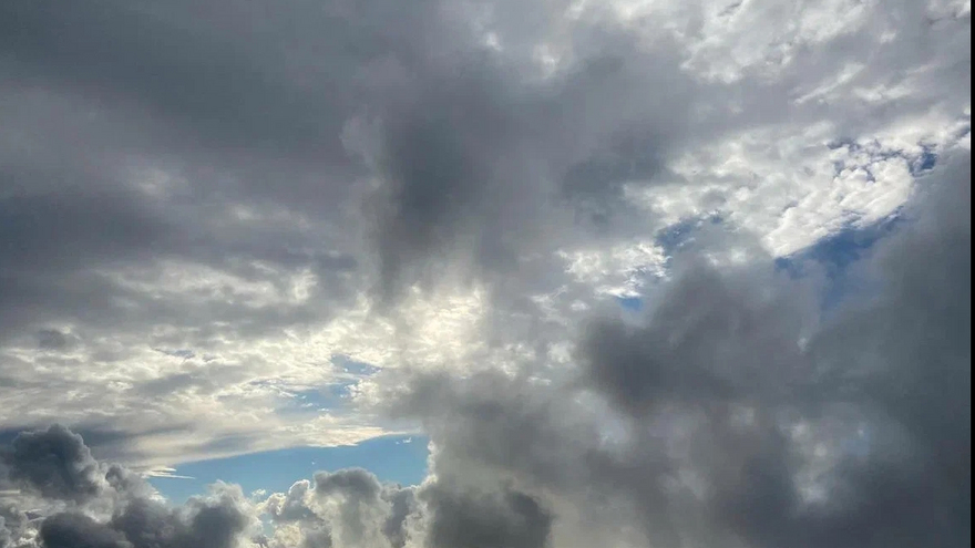 Саратов встречает весенний дождливый цикл: температурные скачки и туманы