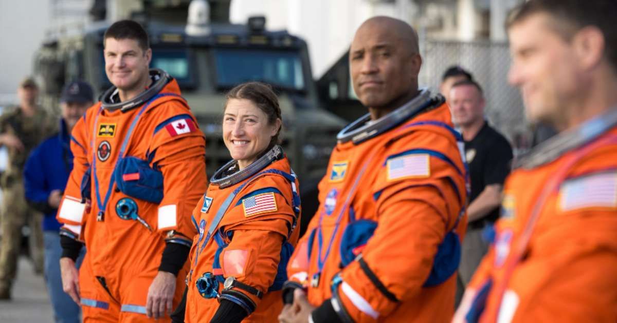 Artemis II Crew Tests Orion Survival Suits Ahead of Lunar Flyby