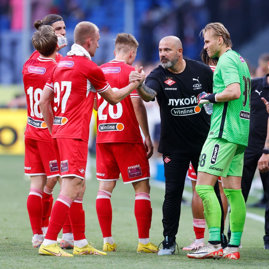 Александр Максименко остаётся в «Спартаке», но попал в тройку худших вратарей Европы