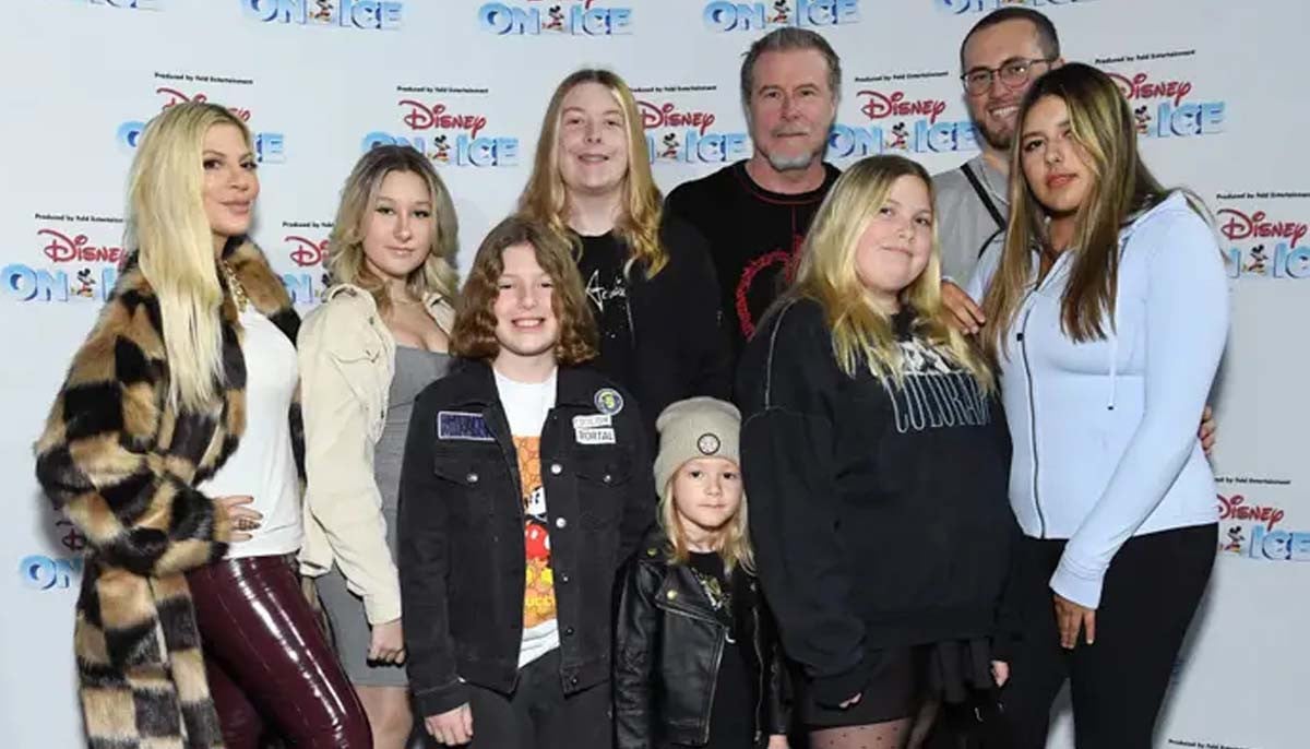 Tori Spelling and Four Children Hospitalized After Temecula Car Crash